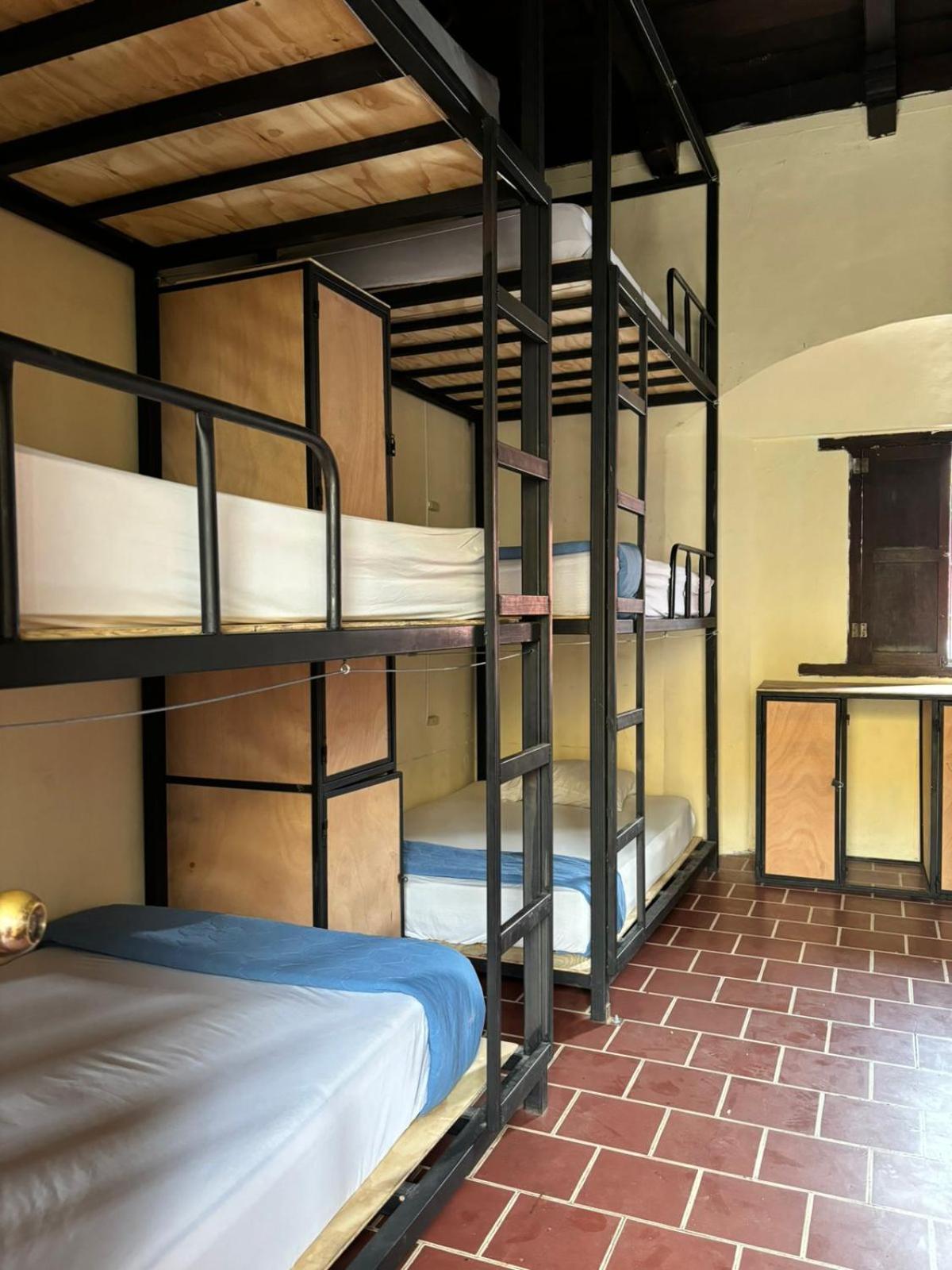 Volko Party Hostel Antigua ภายนอก รูปภาพ
