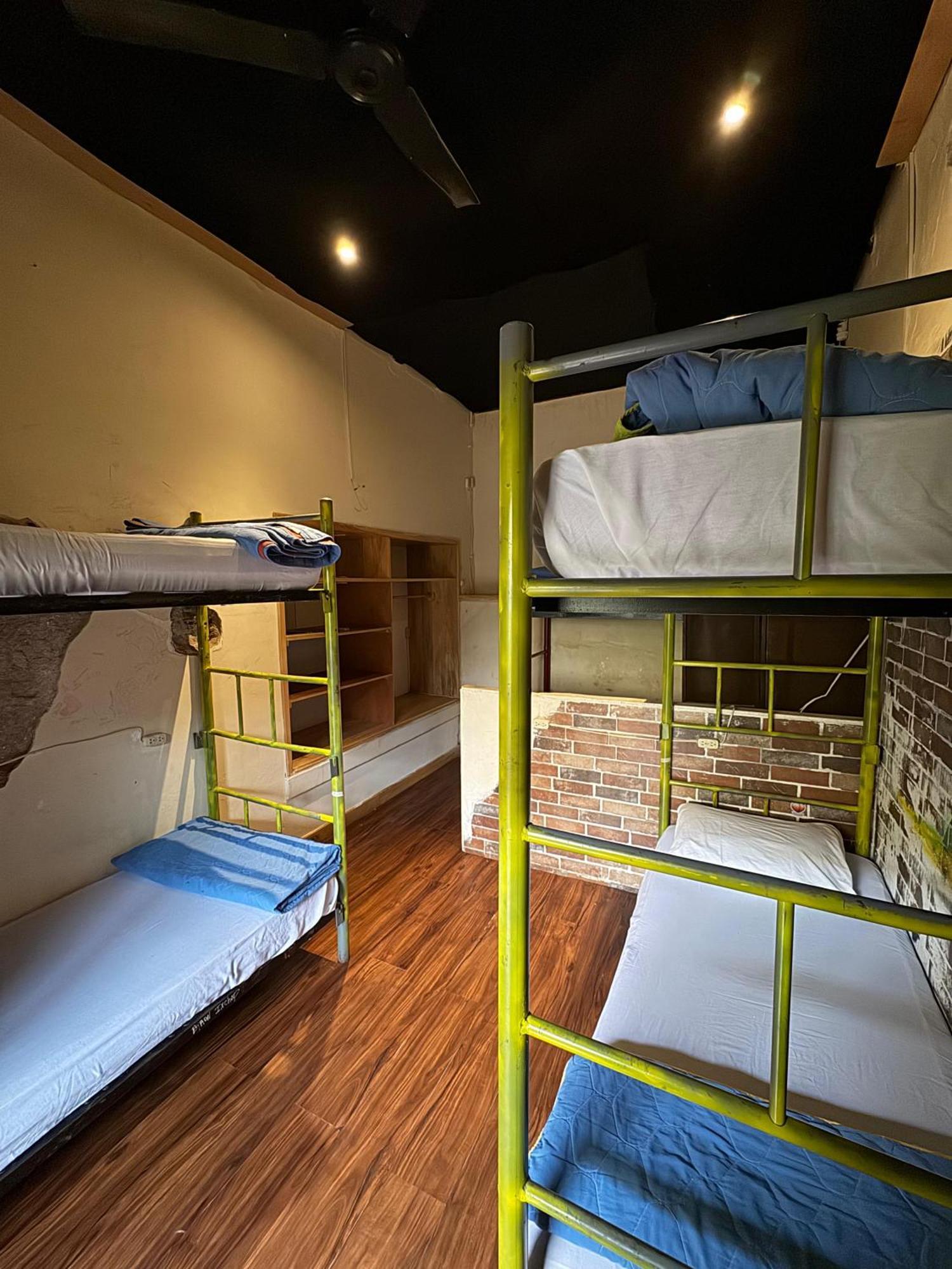 Volko Party Hostel Antigua ภายนอก รูปภาพ
