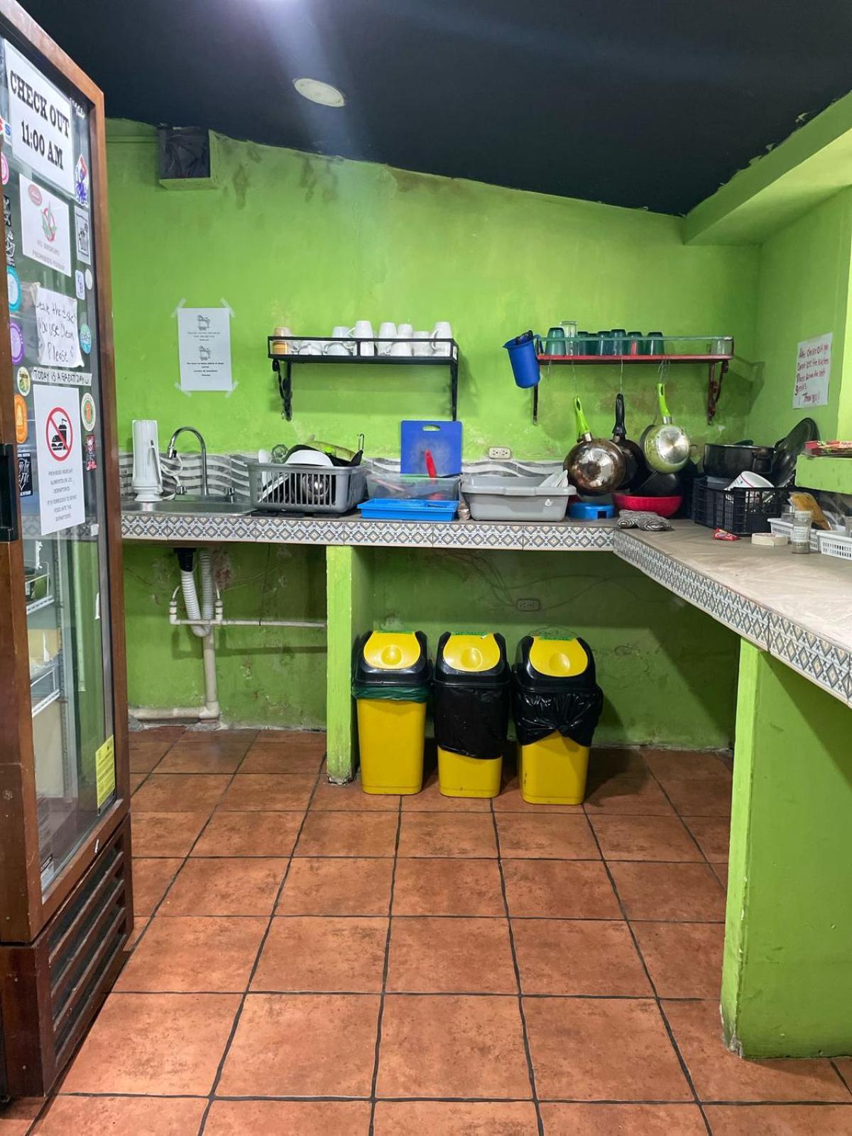 Volko Party Hostel Antigua ภายนอก รูปภาพ