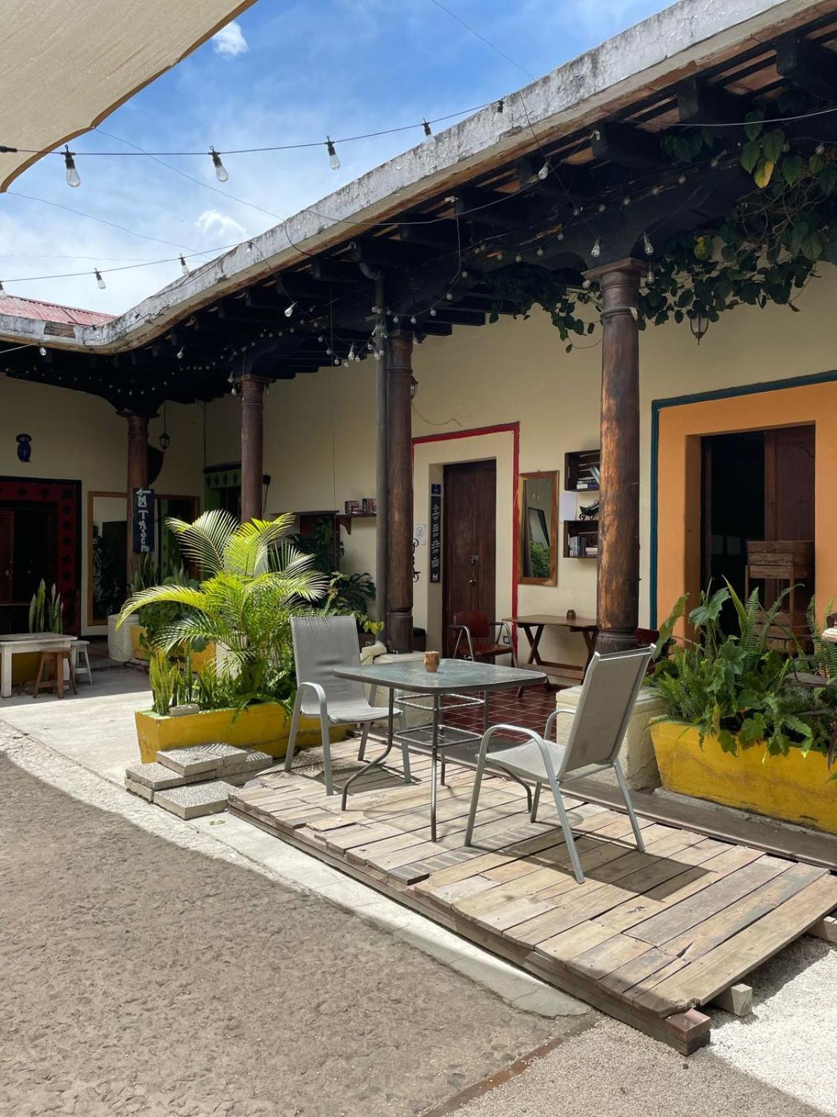 Volko Party Hostel Antigua ภายนอก รูปภาพ